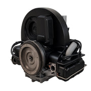 Schwarzer Luftgekühlter Boxermotor mit Riemenrad vor weißem Hintergrund